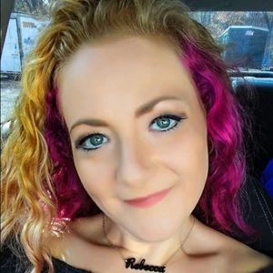 Meet your Posher, Rebecca